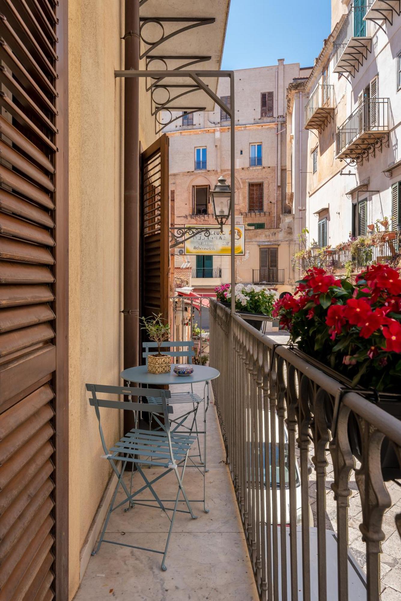 Le Porte Del Kassaro Palermo Bagian luar foto